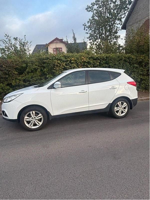 Vit Begagnad 2011 Hyundai ix35 SUV | 62 000 kr (Bra pris) - Bild 1/4