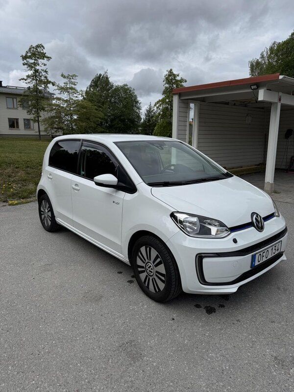Vit Begagnad 2019 VW e-up! S Halvkombi | 119 000 kr (Marknadspris) - Bild 1/4