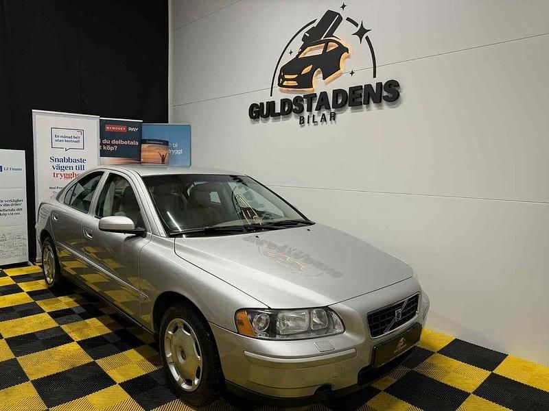 Grå Begagnad 2006 Volvo S60 Business Edition Sedan | 69 900 kr (Dyr) - Bild 1/4