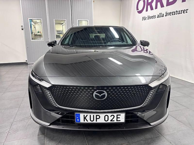 Ny Mazda 6e Takumi-Line 180 kW (245 HK) 2025 Grå Halvkombi