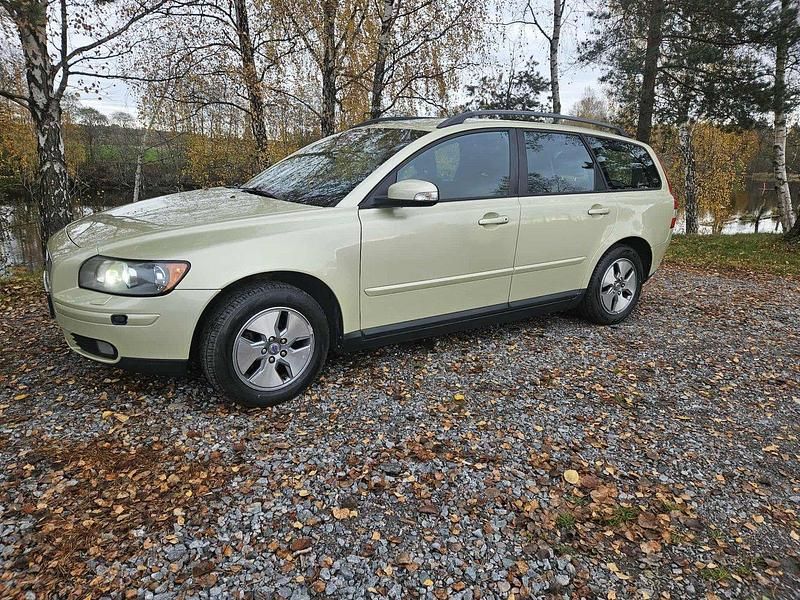 Grön Begagnad 2007 Volvo V50 Kombi | 39 000 kr (Lite dyr) - Bild 1/4