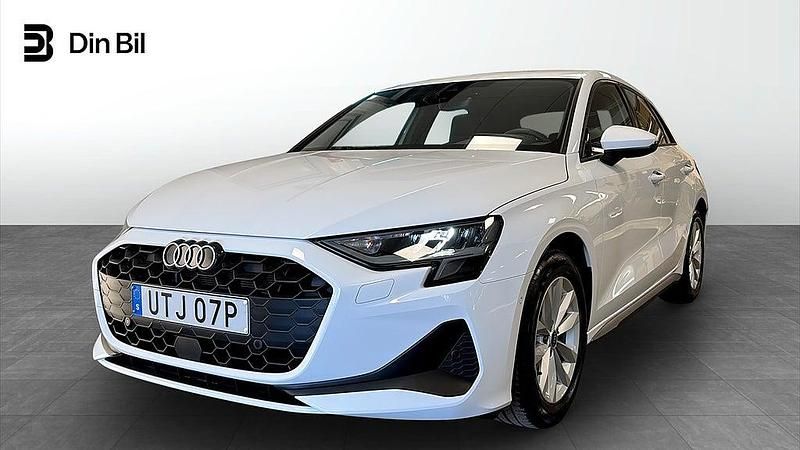 Vit Begagnad 2025 Audi A3 Sportback Proline Halvkombi | 319 000 kr (Lite dyr) - Bild 1/1