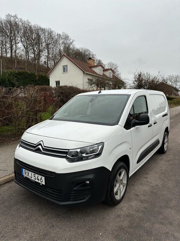 Vit Begagnad 2021 Citroën Berlingo Minibuss | 128 750 kr (Bra pris) - Bild 1/4
