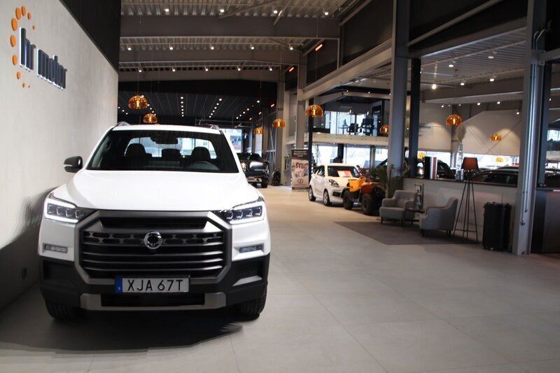 Grå (vit) Ny 2024 Ssangyong Musso Van | 523 750 kr - Bild 1/4