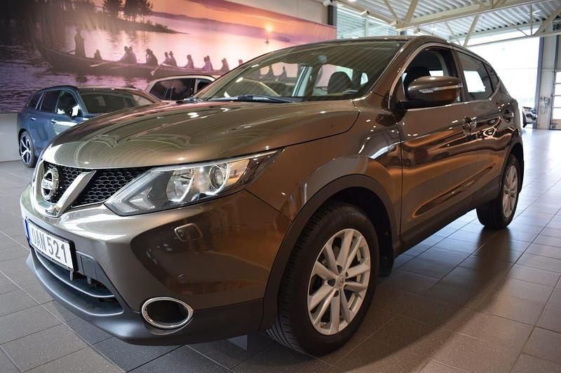 Brun Begagnad 2016 Nissan Qashqai Acenta+ SUV | 159 000 kr (Marknadspris) - Bild 1/4
