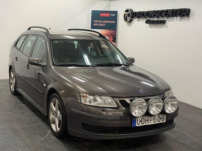 Brun Begagnad 2006 Saab 9-3 Vector Kombi | 34 900 kr (Marknadspris) - Bild 1/4