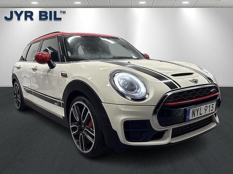 Vit Begagnad 2017 Mini John Cooper Works Clubman Kombi | 199 000 kr (Bra pris) - Bild 1/4
