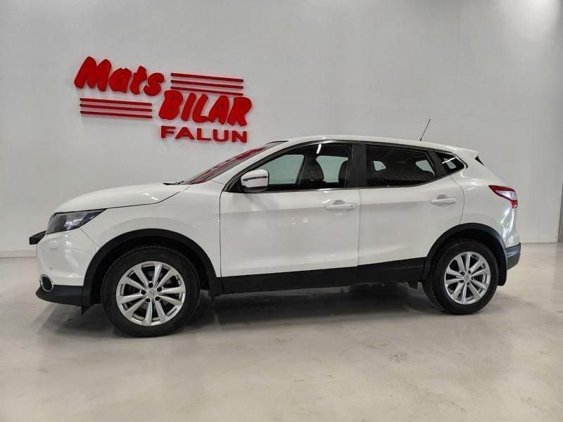 Vit Begagnad 2017 Nissan Qashqai SUV | 149 900 kr (Marknadspris) - Bild 1/4