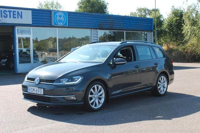 Mörkgrå Begagnad 2018 VW Golf VII Kombi | 168 800 kr (Lite dyr) - Bild 1/4