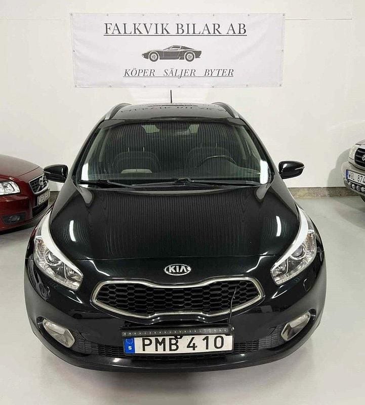 Svart Begagnad 2014 Kia Ceed Sportswagon Comfort Kombi | 64 900 kr (Marknadspris) - Bild 1/4