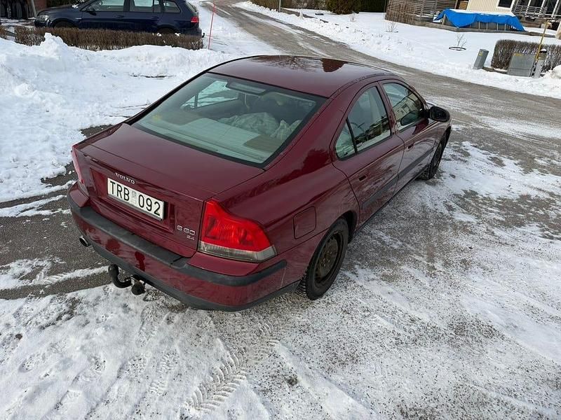 Begagnad Volvo S60 170 HK (125 kW) 2003 Vin röd Sedan