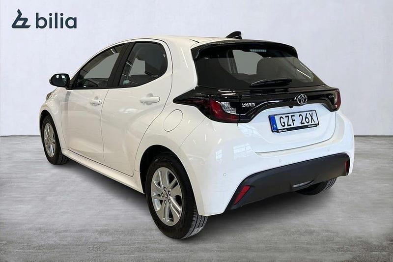 Begagnad Toyota Yaris Hybrid Active 117 HK (86 kW) 2025 Vit Halvkombi