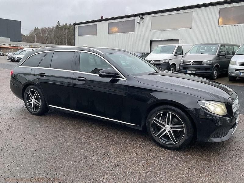 Begagnad Mercedes E220 Avantgarde 195 HK (143 kW) 2018 Svart Kombi