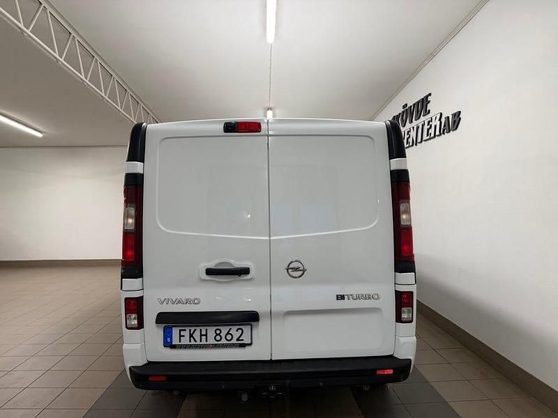 Begagnad Opel Vivaro 125 HK (91 kW) 2017 Vit Minibuss