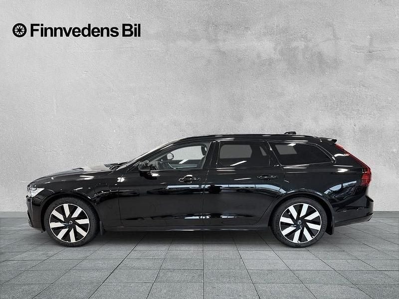 Begagnad Volvo V90 Plus 355 HK (261 kW) 2025 Svart Kombi