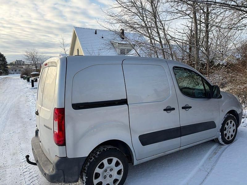 Begagnad 2010 Peugeot Partner Van | 30 000 kr (Bra pris) - Bild 1/4