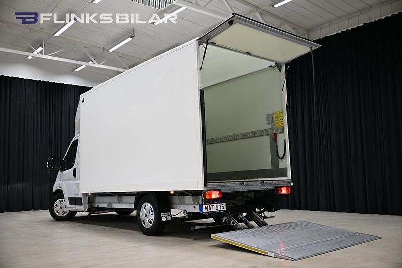 Begagnad Peugeot Boxer 165 HK (121 kW) 2024 Vit Van