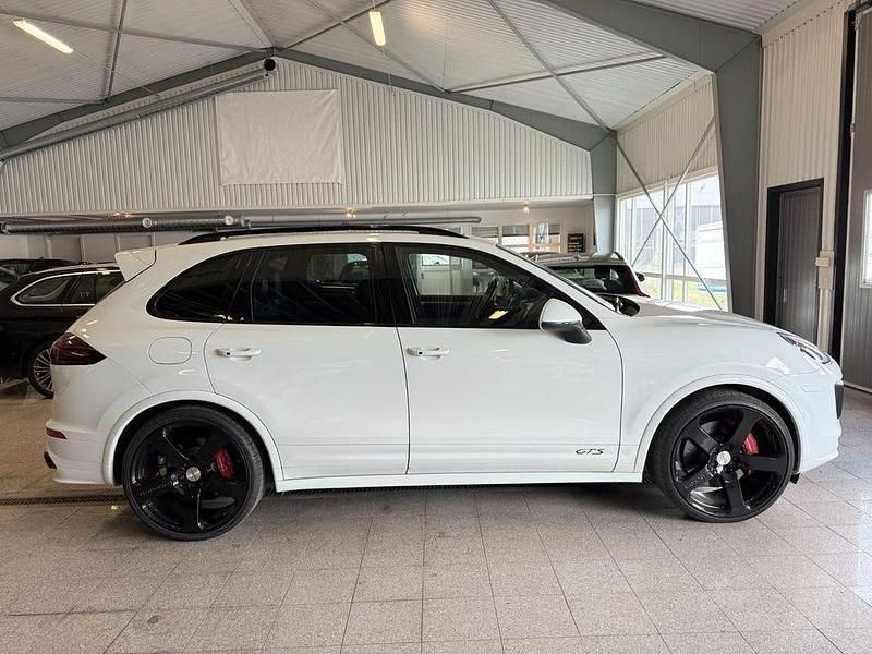 Begagnad Porsche Cayenne Turbo 441 HK (324 kW) 2016 Vit SUV