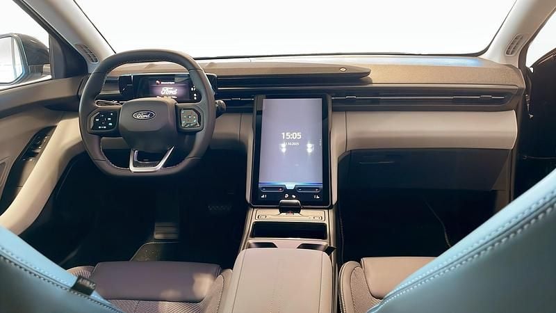 Begagnad Ford Explorer Extended Range 150 kW (204 HK) 2025 Svart SUV