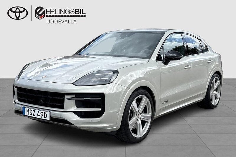 Ljusbrun Begagnad 2025 Porsche Cayenne GTS SUV | 1 599 000 kr - Bild 1/4