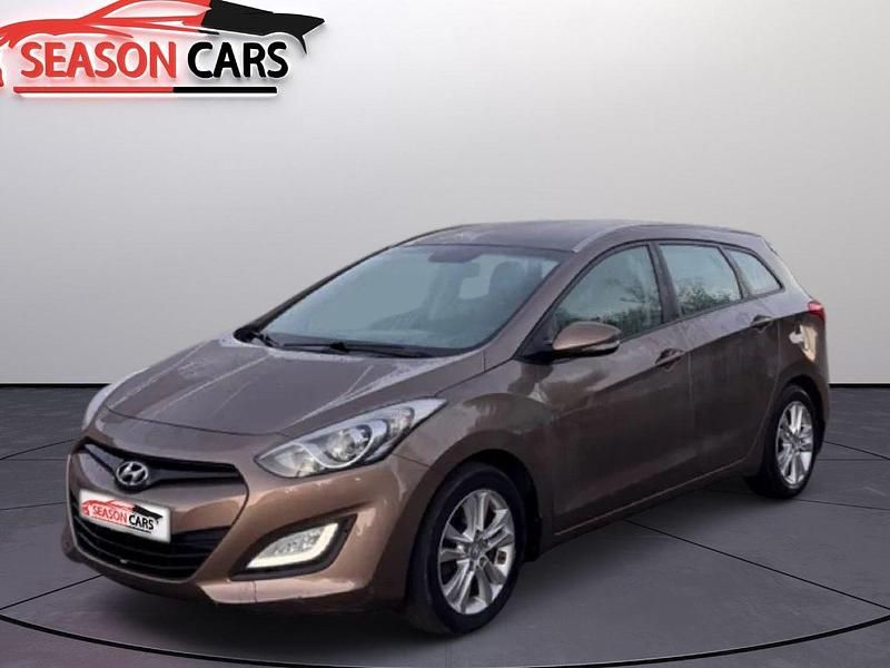 Ljusbrun Begagnad 2014 Hyundai i30 Kombi | 49 900 kr (Marknadspris) - Bild 1/3