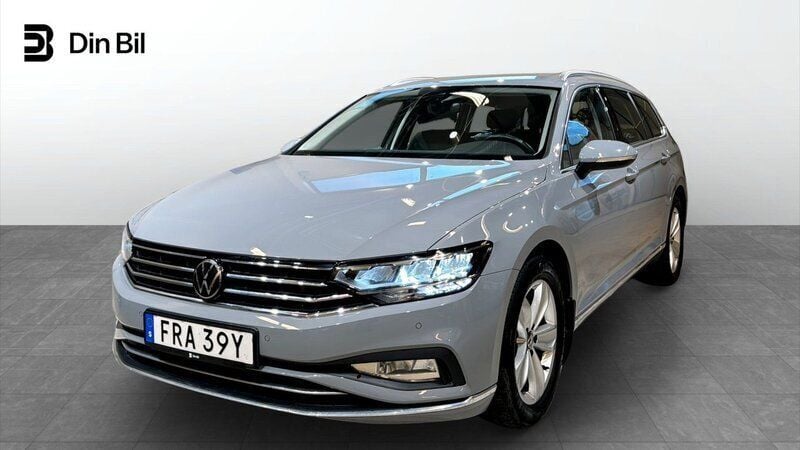 Grå Begagnad 2023 VW Passat Kombi | 389 900 kr (Marknadspris) - Bild 1/4