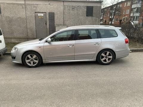 Silver Begagnad 2010 VW Passat Sportline Kombi | 40 000 kr (Bra pris) - Bild 1/3