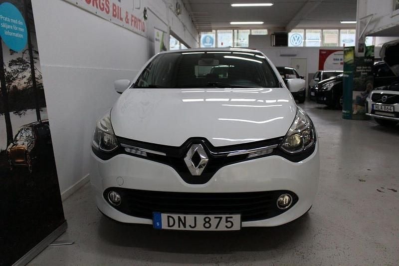Begagnad Renault Clio IV 90 HK (66 kW) 2016 Vit Halvkombi