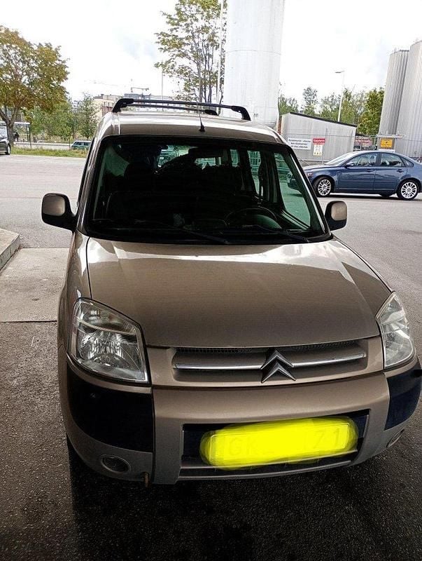 Brun Begagnad 2008 Citroën Berlingo Minibuss | 11 000 kr - Bild 1/4