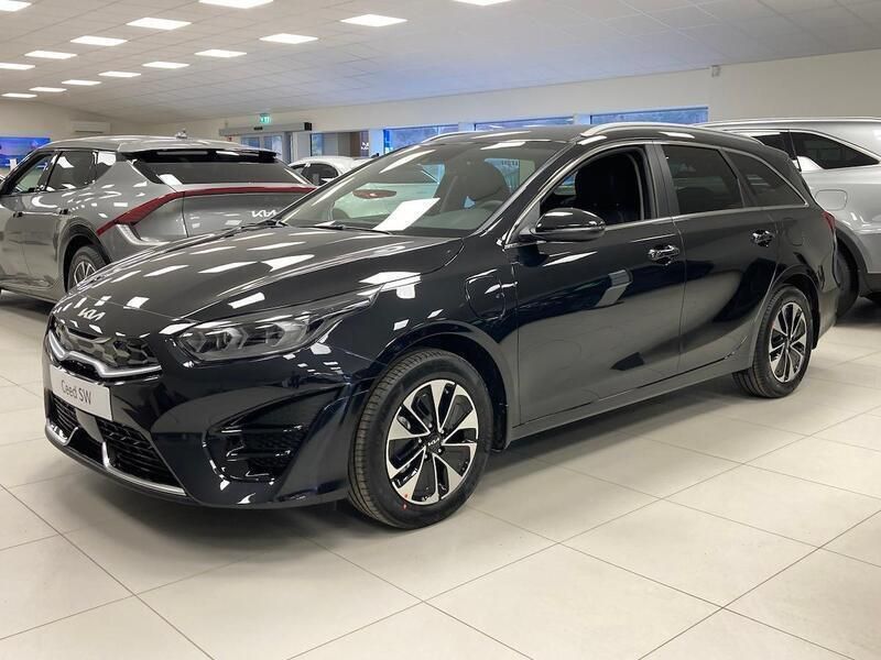 Svart Ny 2024 Kia Ceed Sportswagon Advance Kombi | 394 900 kr (Lite dyr) - Bild 1/4