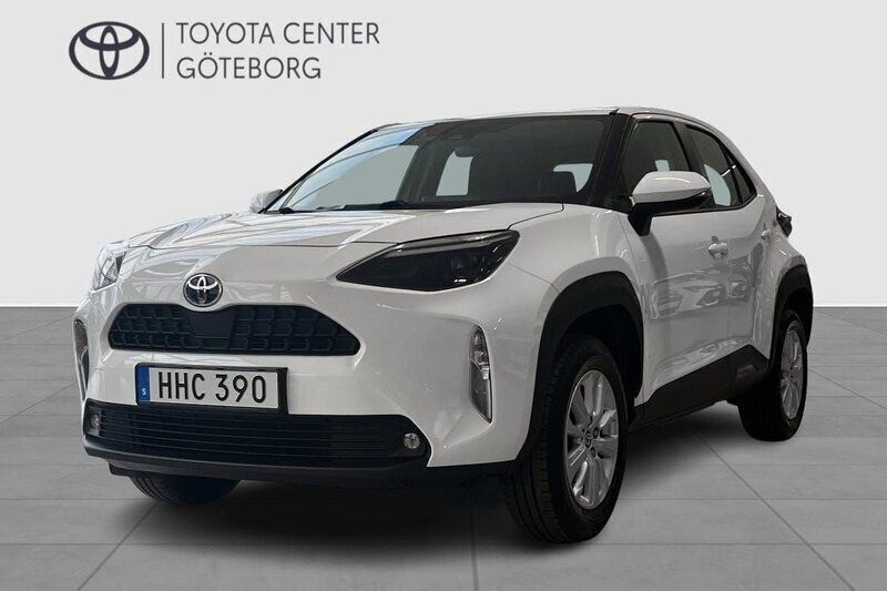 Vit Begagnad 2021 Toyota Yaris Cross Active SUV | 274 900 kr (Marknadspris) - Bild 1/2