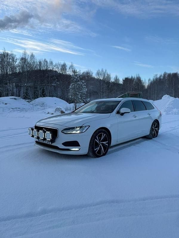 Begagnad 2018 Volvo V90 Kombi | 240 000 kr (Marknadspris) - Bild 1/4
