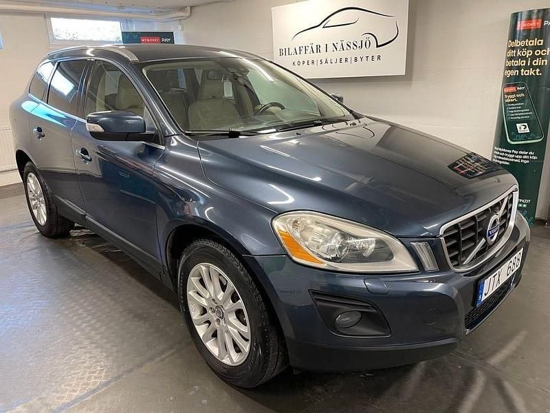 Blå Begagnad 2009 Volvo XC60 Summum SUV | 73 900 kr (Lite dyr) - Bild 1/4