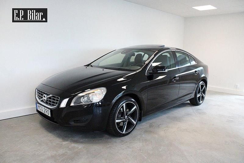 Svart Begagnad 2011 Volvo S60 Momentum Sedan | 99 800 kr (Dyr) - Bild 1/4