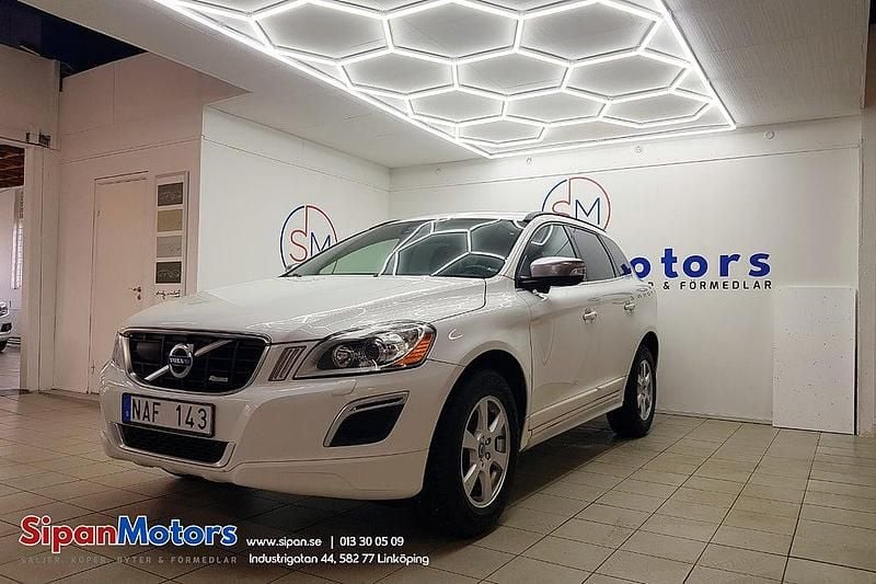 Begagnad Volvo XC60 R-Design 163 HK (119 kW) 2013 Vit SUV