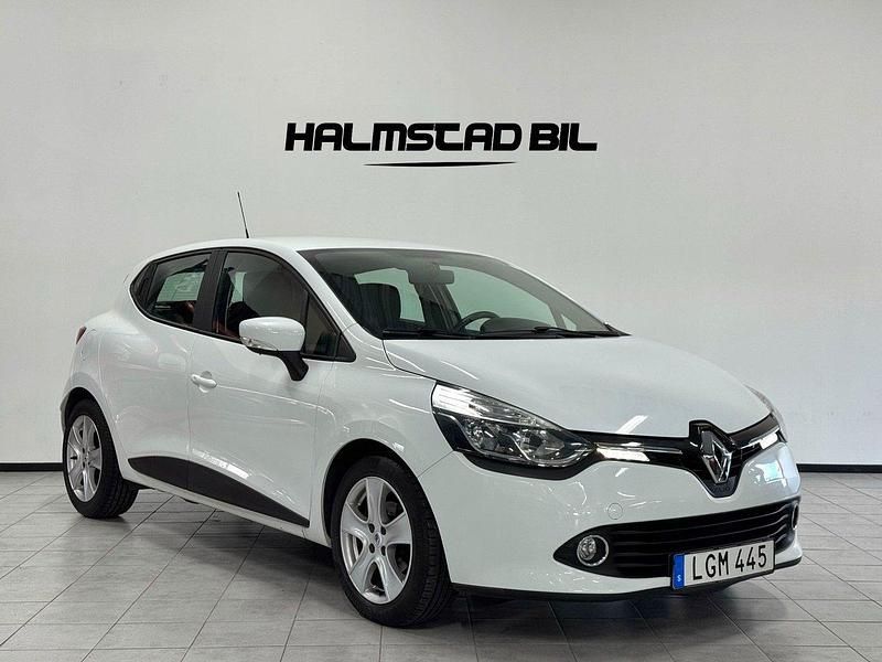 Vit Begagnad 2015 Renault Clio IV Halvkombi | 74 500 kr (Marknadspris) - Bild 1/4