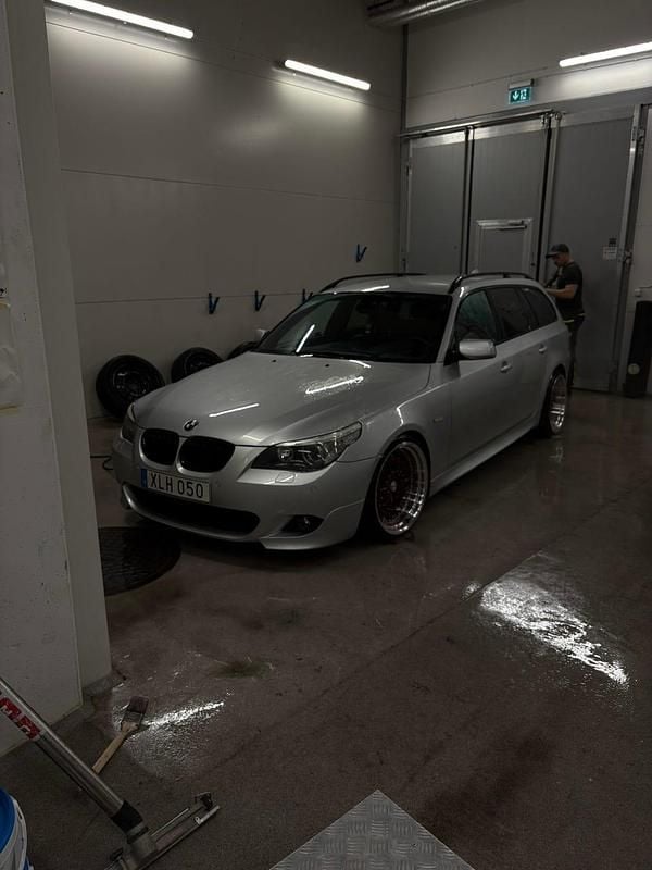 Begagnad 2006 BMW 535 Kombi | 80 000 kr (Lite dyr) - Bild 1/4