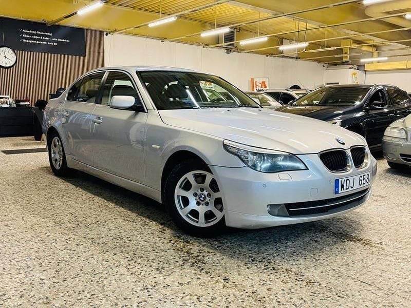 Begagnad BMW 520 170 HK (125 kW) 2008 Grå Sedan