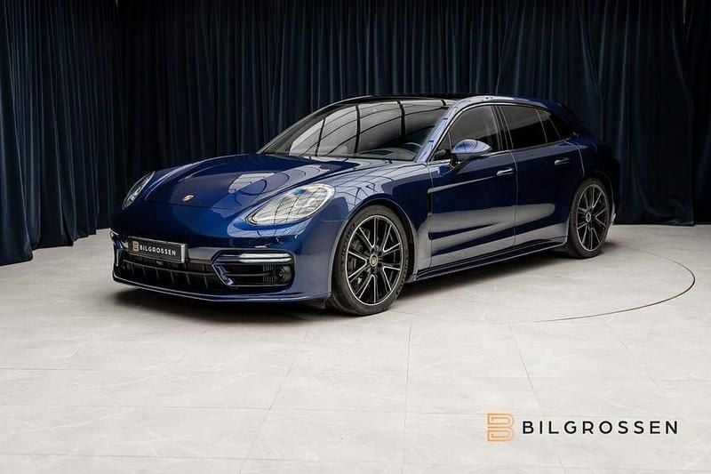 Blå Begagnad 2023 Porsche Panamera 4 Platinum Edition Sedan | 859 900 kr (Marknadspris) - Bild 1/4