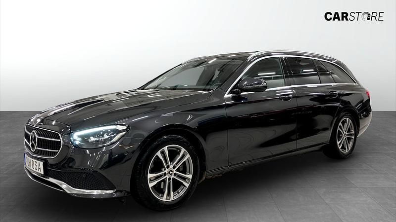 Grå Begagnad 2022 Mercedes E220 Kombi | 359 900 kr - Bild 1/4