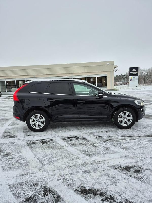 Begagnad Volvo XC60 Momentum 190 HK (139 kW) 2015 Svart SUV