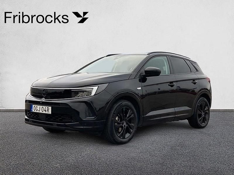 Svart Begagnad 2024 Opel Grandland X SUV | 253 900 kr (Marknadspris) - Bild 1/4