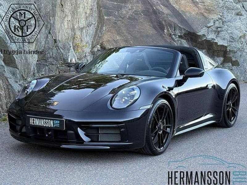 Svart Begagnad 2024 Porsche 911 Targa 4 Cab | 2 245 000 kr - Bild 1/4