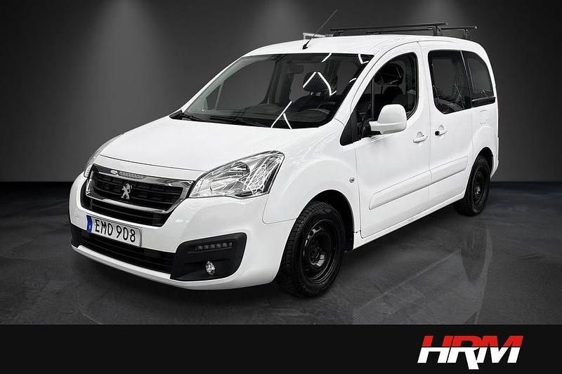 Vit Begagnad 2015 Peugeot TePee Minibuss | 79 900 kr - Bild 1/4