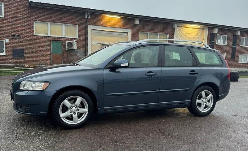 Begagnad 2010 Volvo V50 Kombi | 29 000 kr (Lite dyr) - Bild 1/4