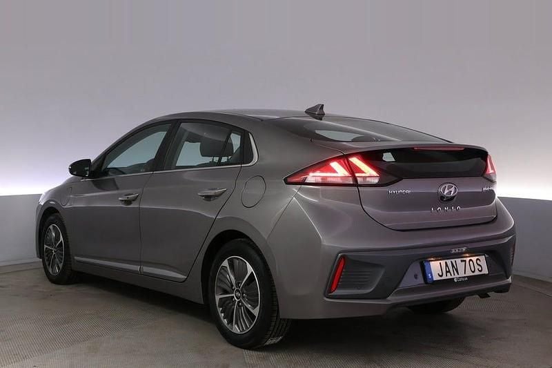 Begagnad Hyundai Ioniq Premium 165 HK (121 kW) 2020 Silver Halvkombi