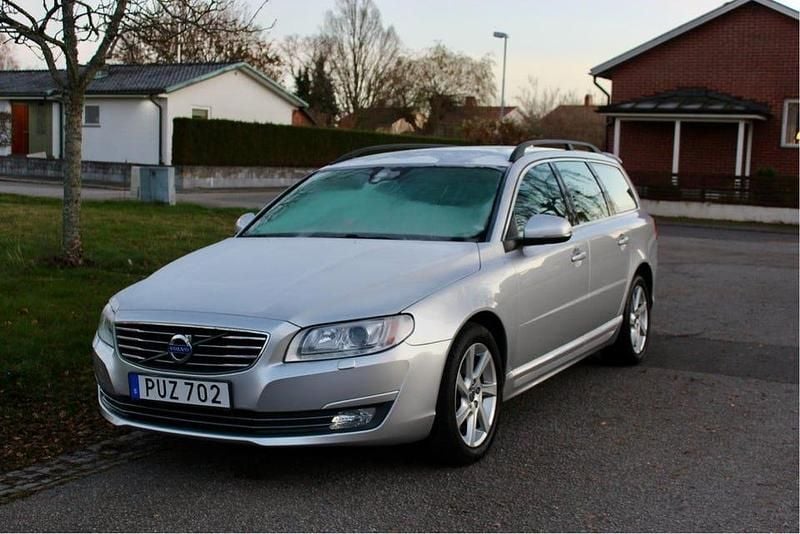 Begagnad 2015 Volvo V70 Momentum Kombi | 168 000 kr (Marknadspris) - Bild 1/4