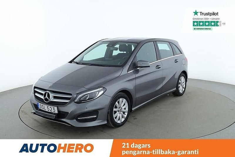 Mörkgrå Begagnad 2018 Mercedes B200 Urban Minibuss | 198 000 kr (Marknadspris) - Bild 1/4
