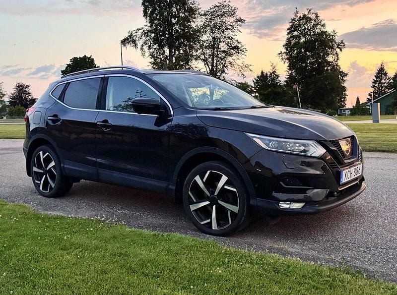 Svart Begagnad 2017 Nissan Qashqai Tekna SUV | 135 000 kr (Superpris) - Bild 1/3