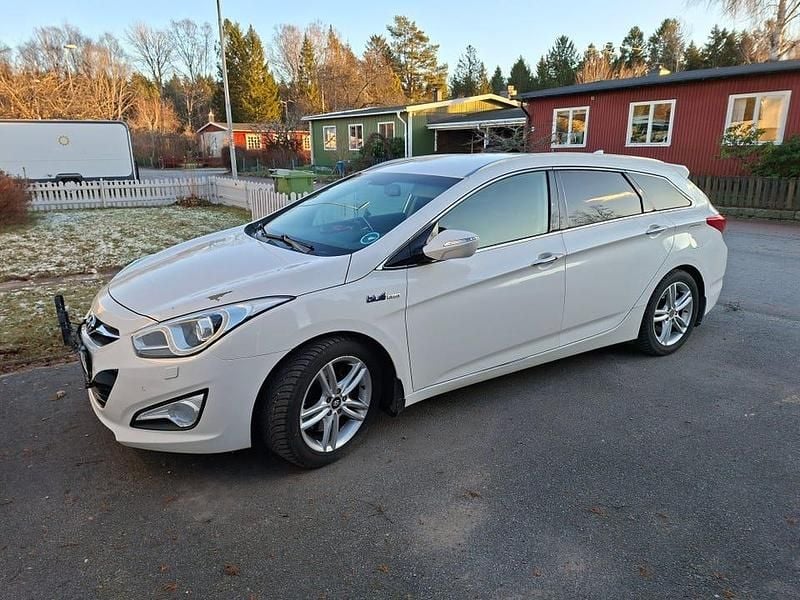 Pearlvit Begagnad 2014 Hyundai i40 Kombi | 67 000 kr (Marknadspris) - Bild 1/4